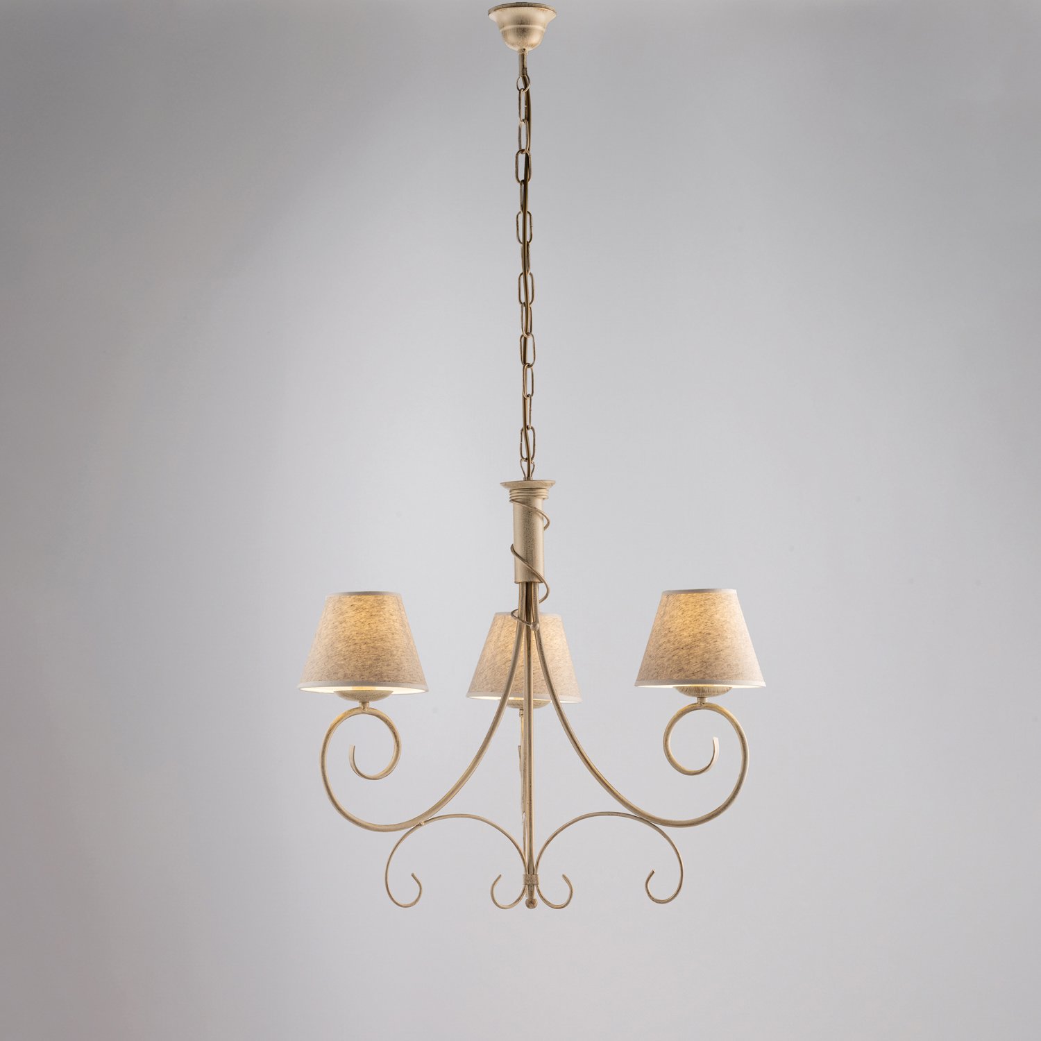 Lampadario 3 Luci Vienna Ferro Avorio E Oro Con Paralumi In Pvc BL258-3-AV