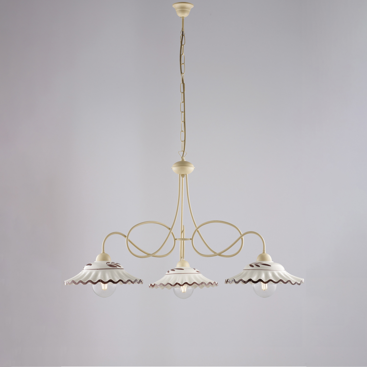 Lampadario Country Chic Bistrot 3 Luci Avorio Con Ceramica Vietrese Lampadario Country Chic Bistrot 3 Luci Avorio Con Ceramica Vietrese