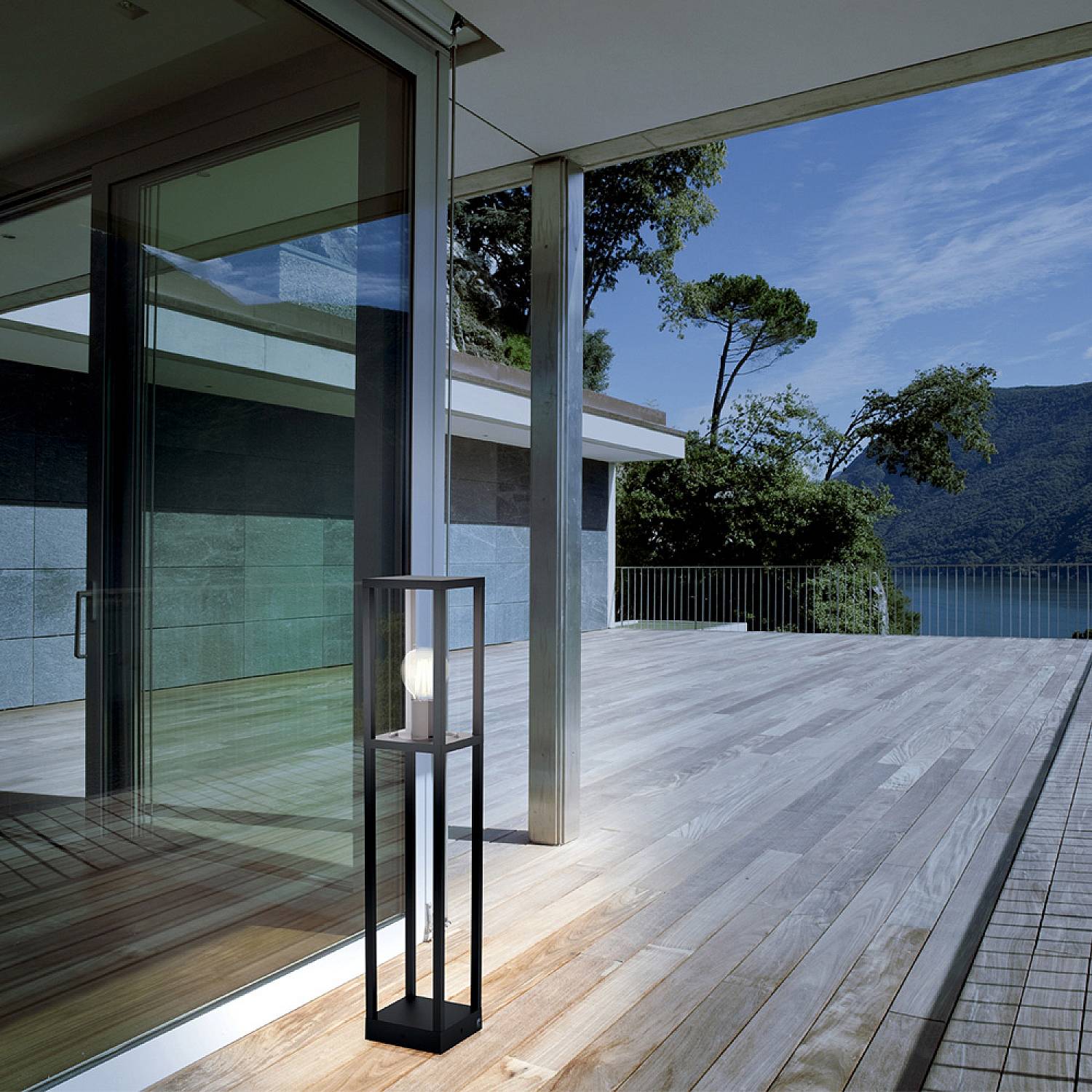 Piantana Esterno Contemporaneo Cascinetta Alluminio Nero Vetro Bianco 1 Luce E27 98715