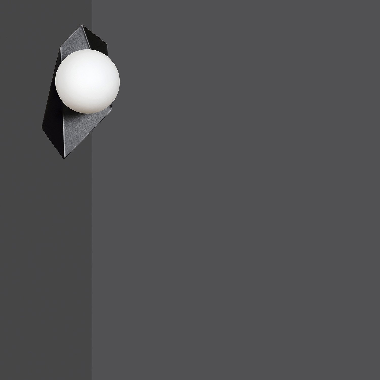 Applique Moderna 1 Luce Sharada In Acciaio Nero E Sfera Vetro Opalino 636/K1