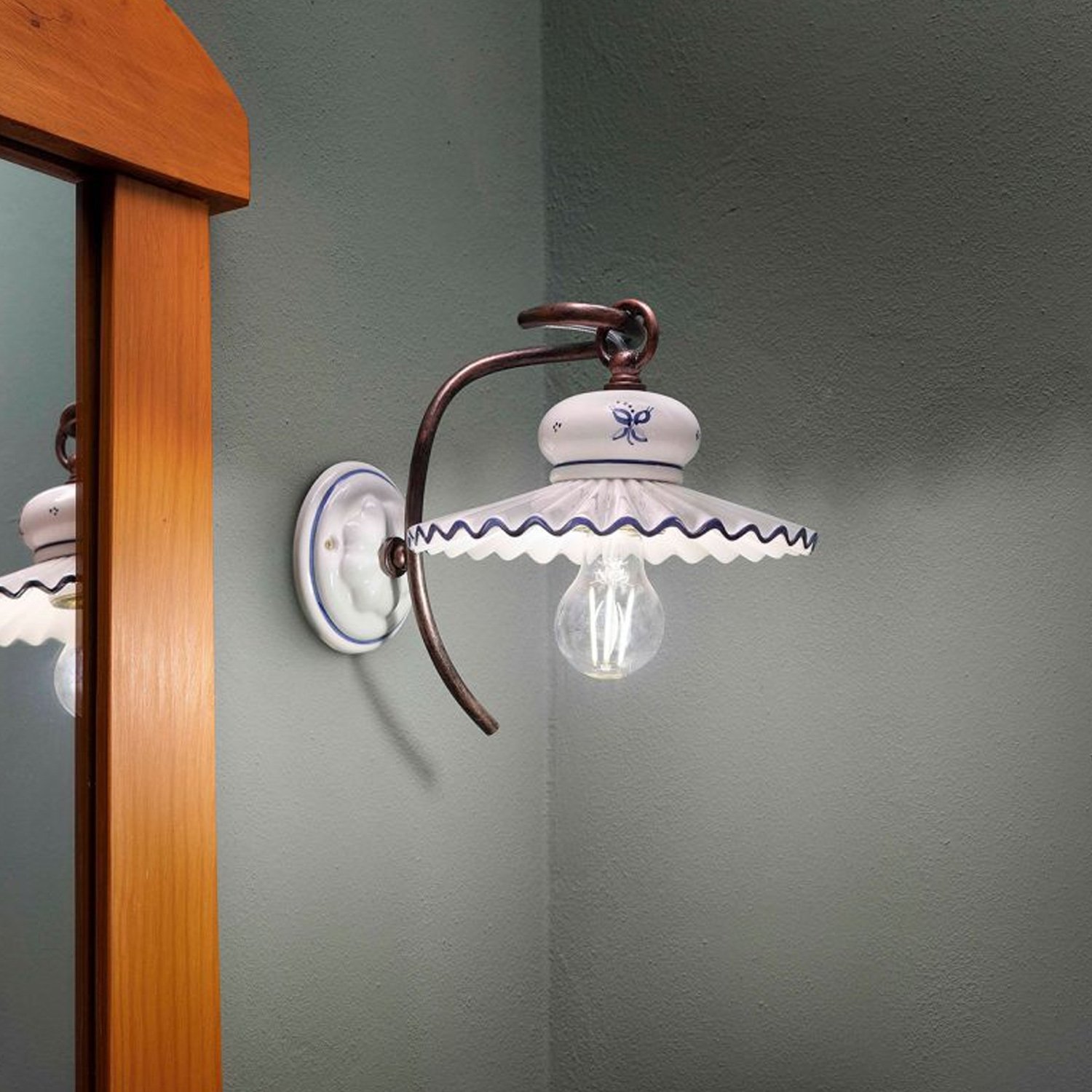 Applique Classica Roma Metallo E Ceramica Nero Sfumato Rame 1 Luce E27 C378-NR-38-DEC-SOB