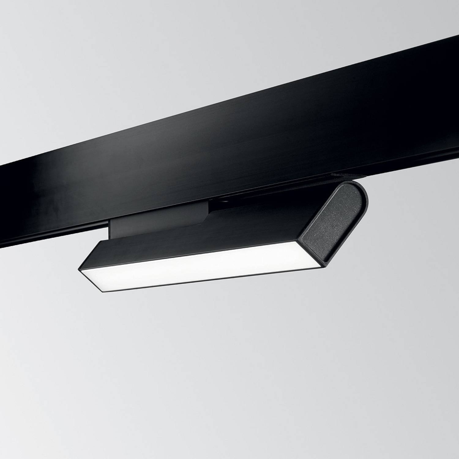 Sistema Magnetico Flessibile On-Off Ego Alluminio Nero 1 Luce 7W 3000K 257839