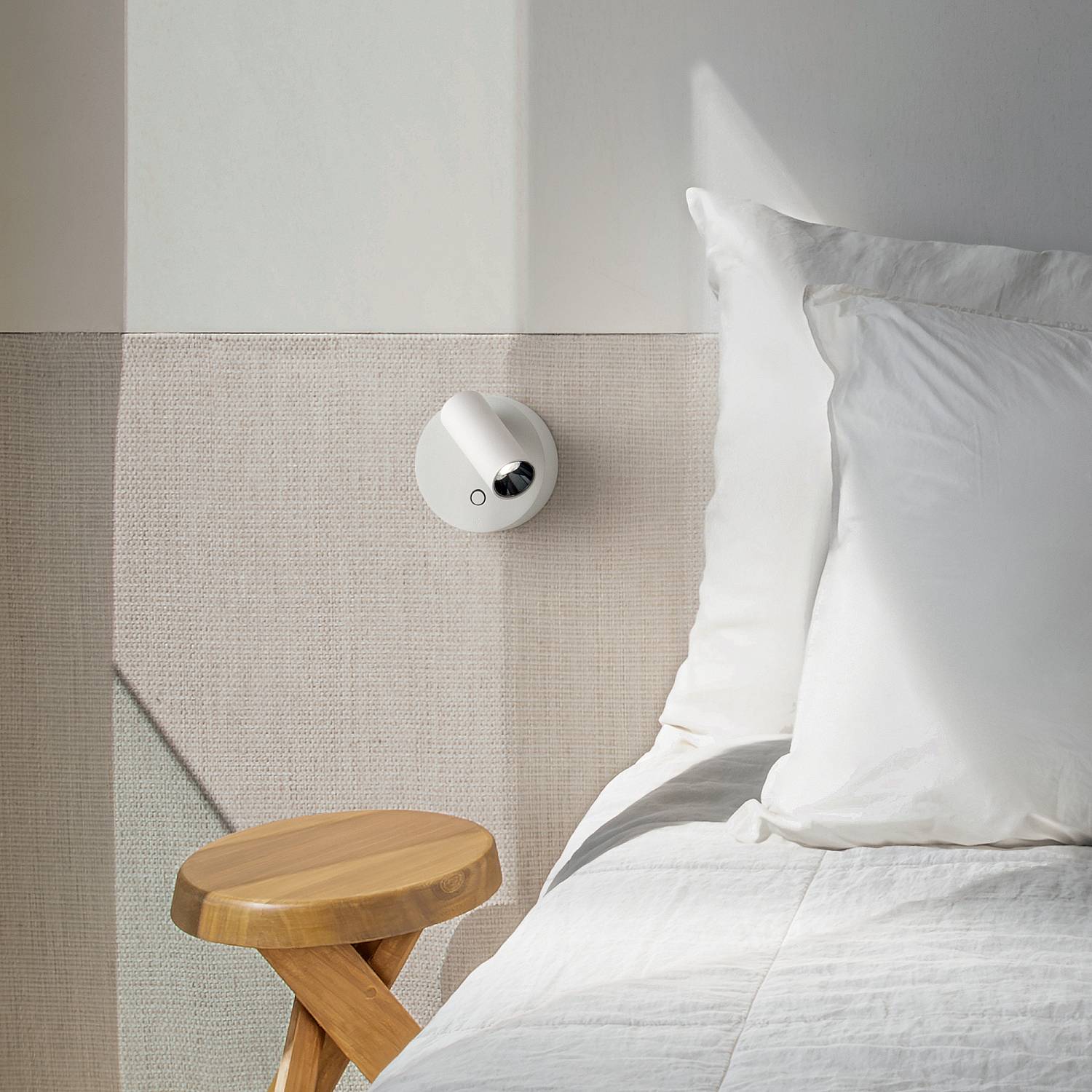 Applique Elf 1 Luce Led Integrato Bianca Con Presa Usb E Interruttore 347479