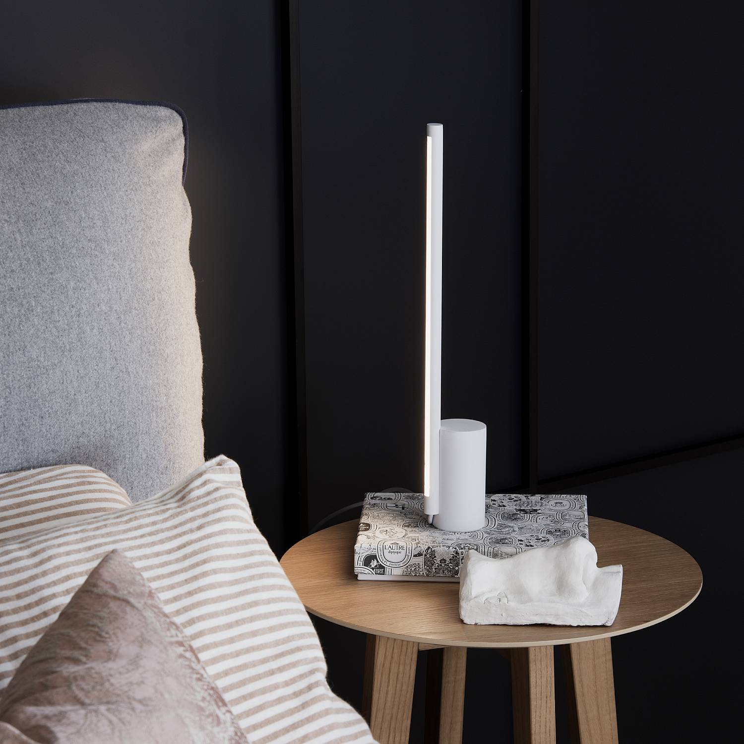 Lampada Da Tavolo Essence 1 Luce Led Nero 371900