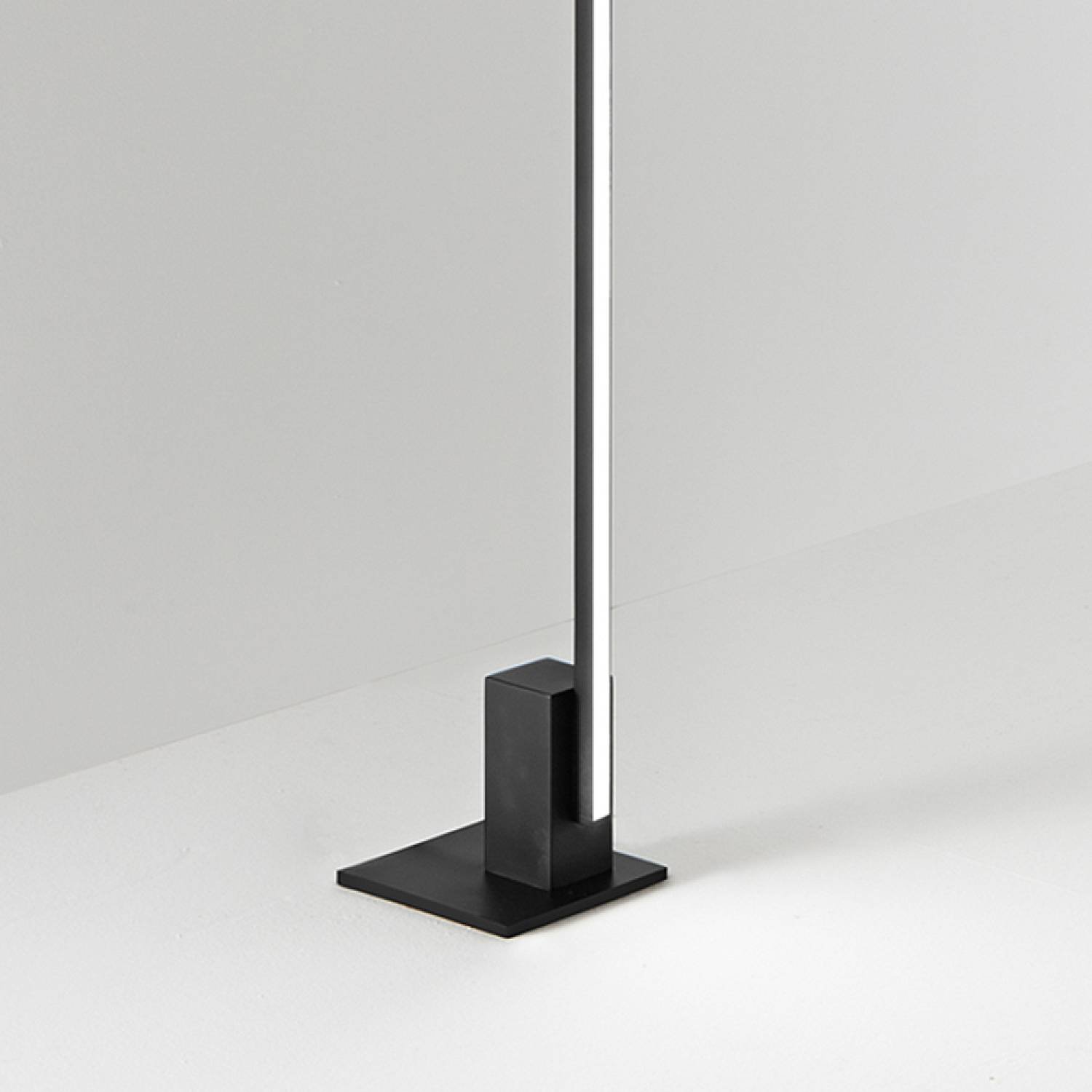 Piantana Moderna Syncro Alluminio Nero Acrilico Led 30W Cct 3000/4000/6000K 8226NCT