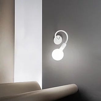 Applique In Metallo Moderna Bulbo Bianco 1 Luce E27 Orientabile