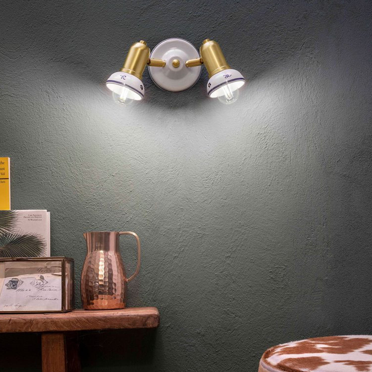 Applique Classica Savona Ceramica E Ottone Satinato Decorato Filo Blu 2 Luci E14 C563-OS-44-DEC-FFB