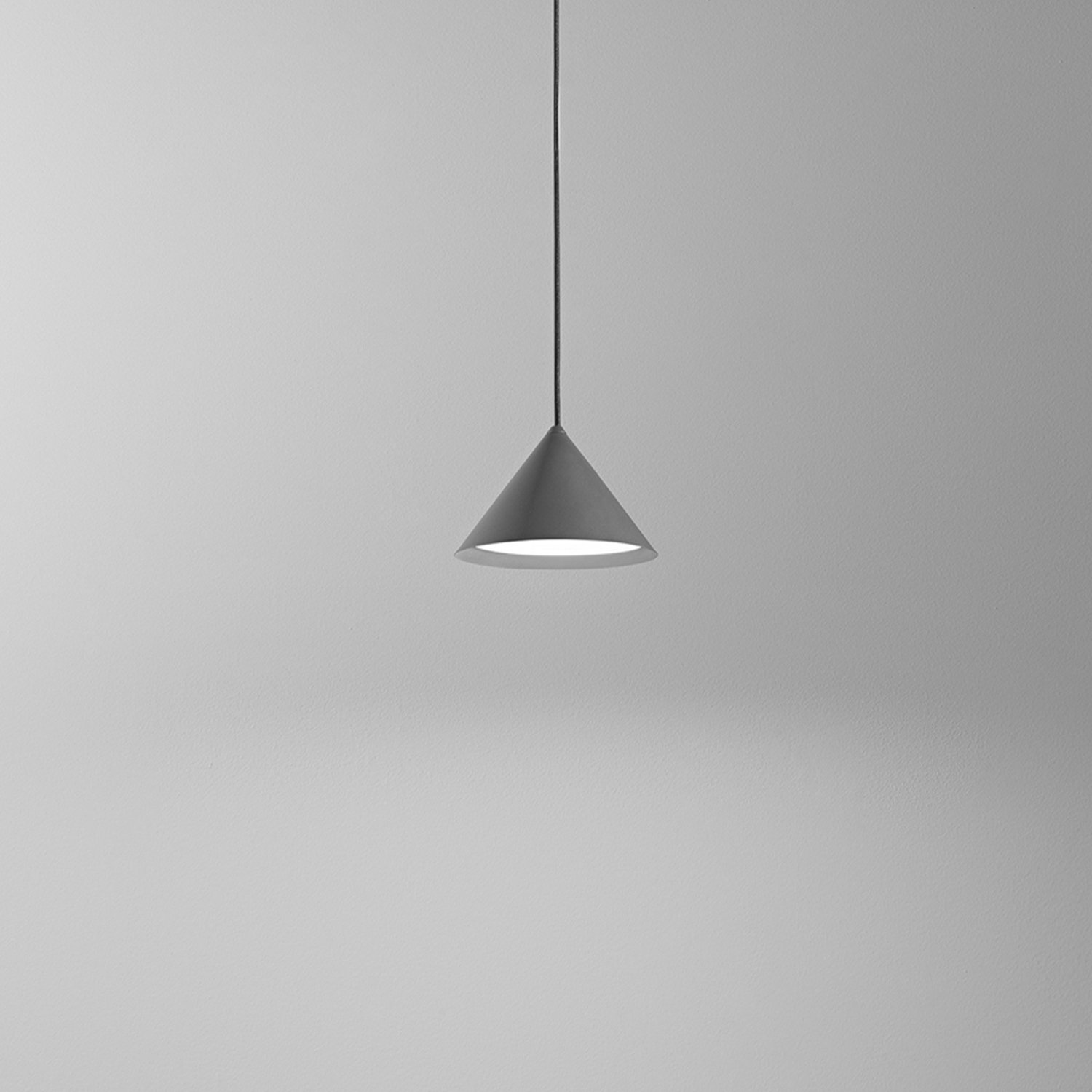 Sospensione Minimal Peak Metallo Antracite Led 12W 3000K Ip20