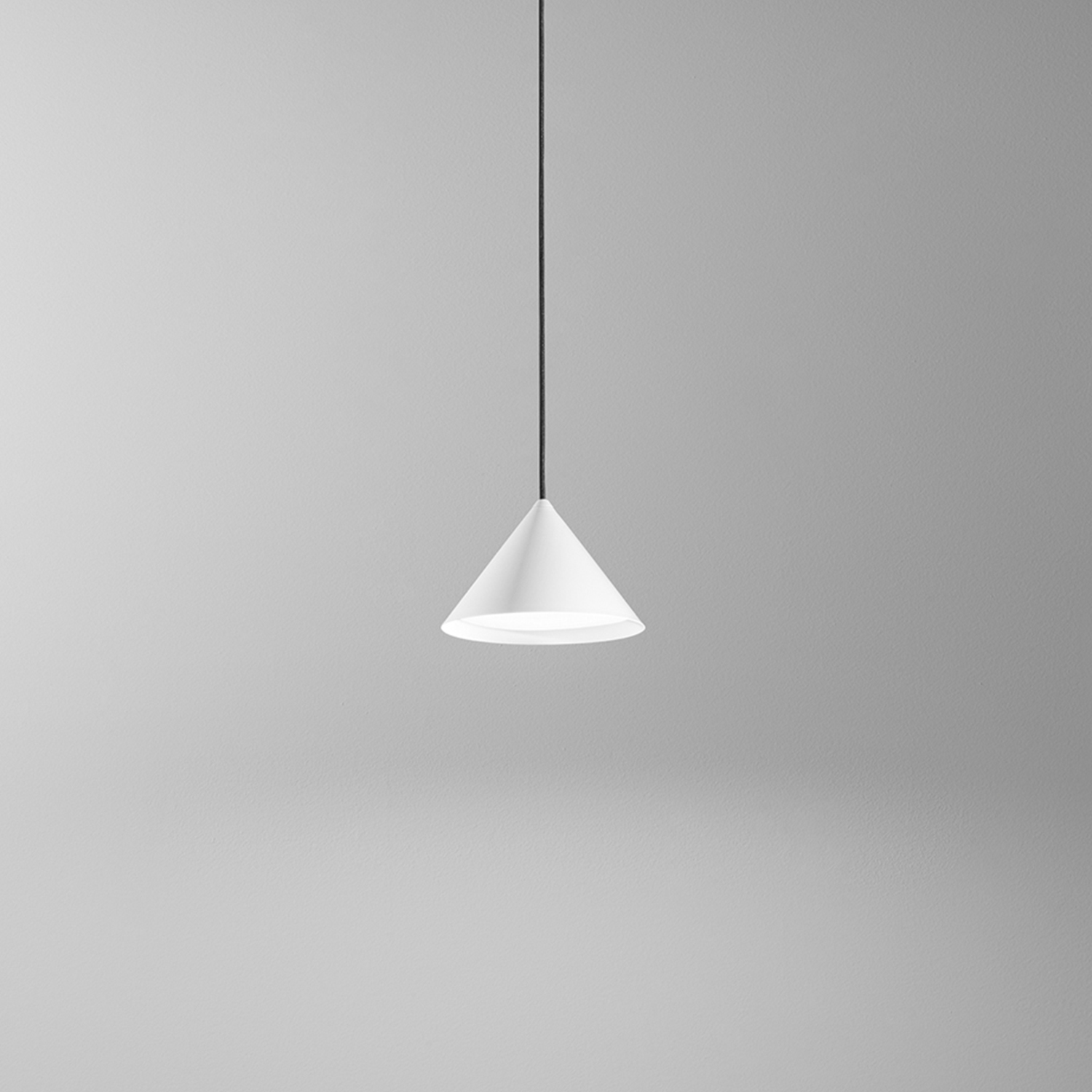 Sospensione Minimal Peak Metallo Bianco Led 12W 3000K Ip20